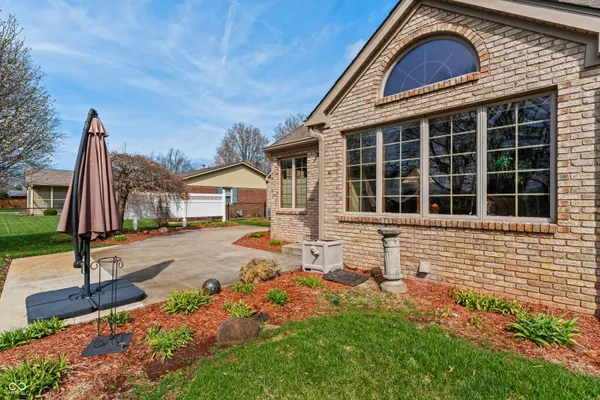 $575,000 | 2534 Chestnut Street, Columbus, IN 47201