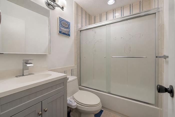 77 Westgate Drive Edison, NJ 08899 - Photo 4 of 23