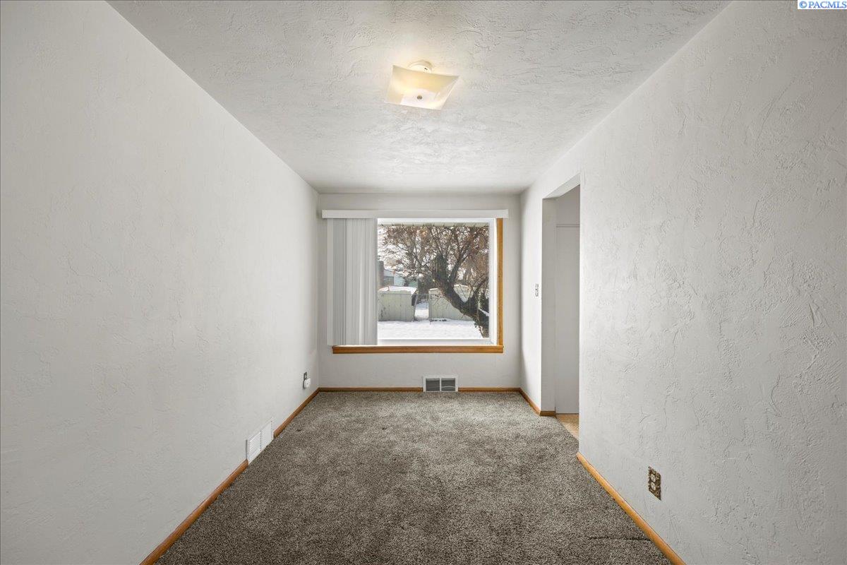 104 South Reed Street Kennewick, WA 99336 - Photo 18 of 25 Gallery Image 18