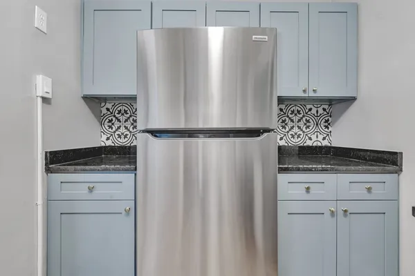 $1,695 | 321 Calendar Avenue, Unit 1E, La Grange, IL 60525