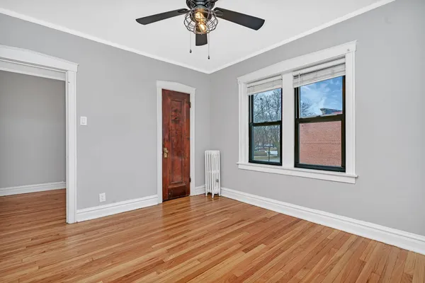 $1,695 | 321 Calendar Avenue, Unit 1E, La Grange, IL 60525