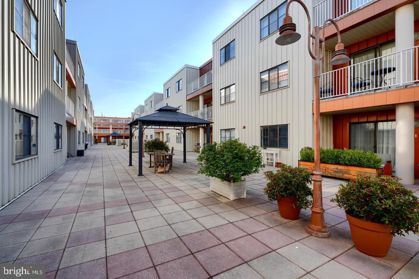 2702 Lighthouse Point East, Unit 631 Baltimore, MD 21224 - Photo 34 of 41 courtyard