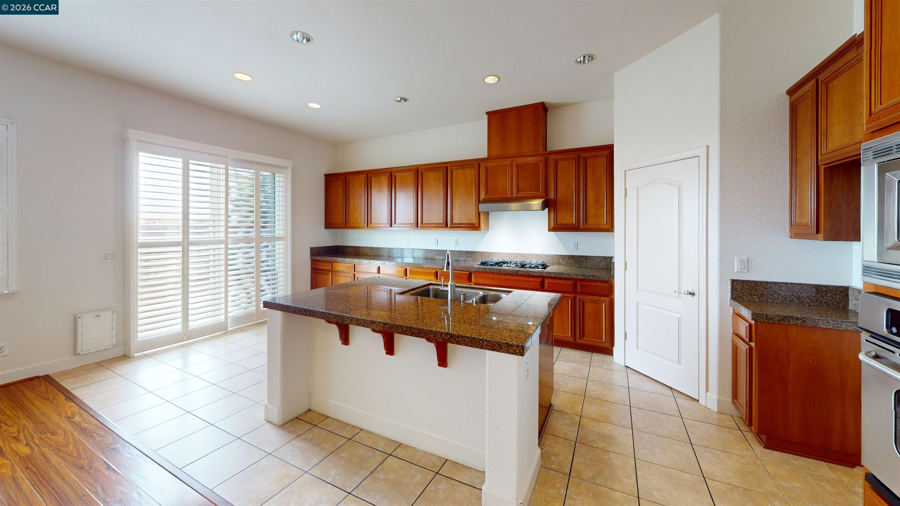 2000 Cinnamon Ridge Drive Oakley, CA 94561 - Photo 4 of 38