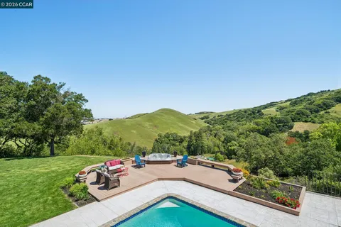 $2,995,000 | 1933 Joseph Drive, Moraga, CA 94556