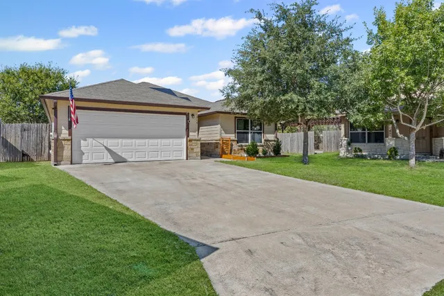 $292,999 | 1315 Lantana Court, Gonzales, TX 78629