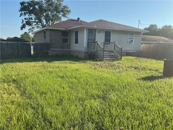 $210,000 | 1901 Goldfinch Drive, St. Bernard, LA 70085