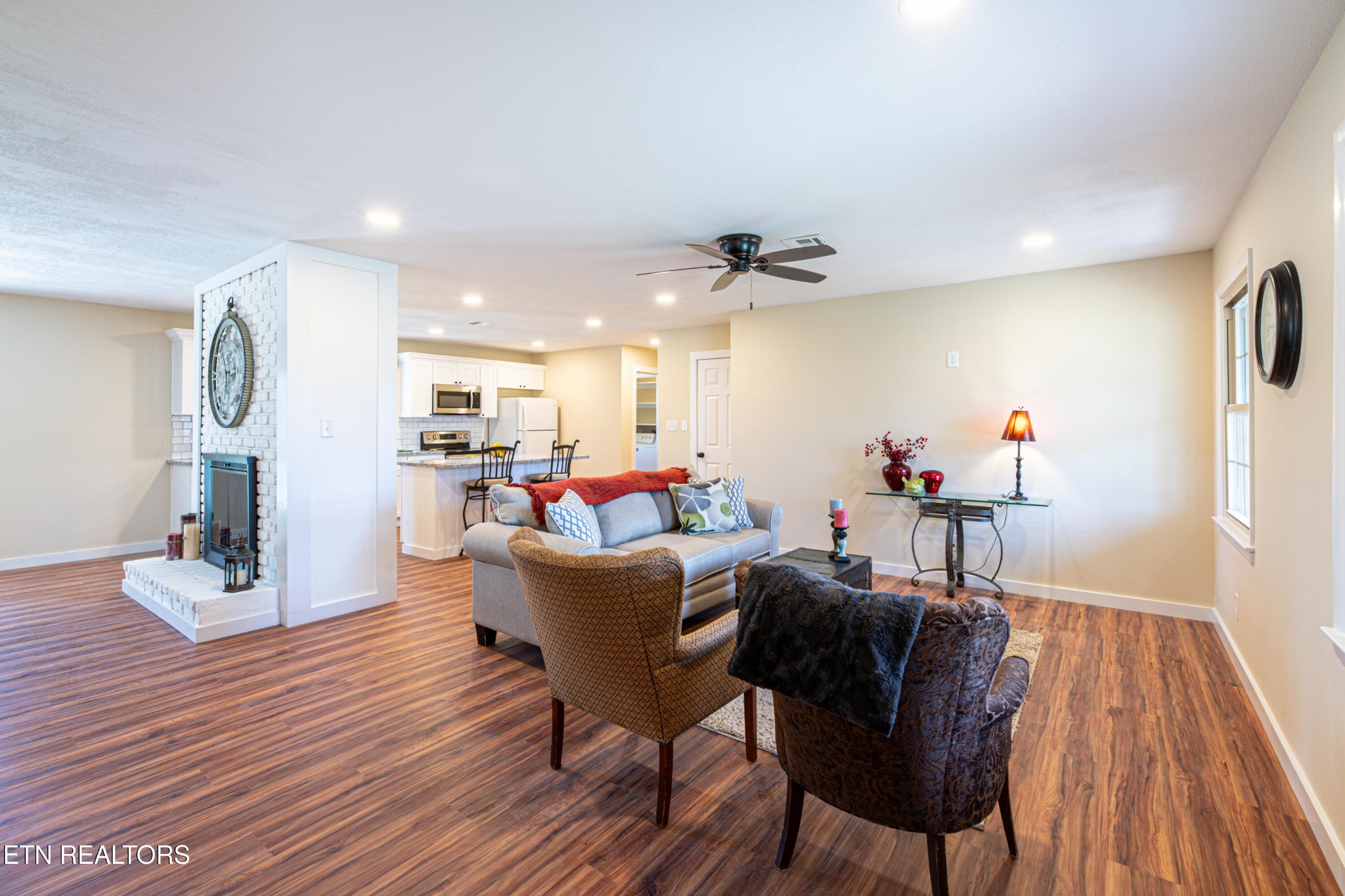 808 Roderick Road Knoxville, TN 37923 - Photo 3 of 34 Gallery Image 3