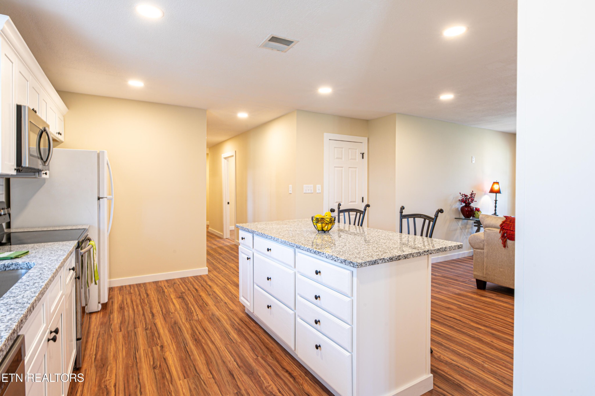 808 Roderick Road Knoxville, TN 37923 - Photo 7 of 34 Gallery Image 7