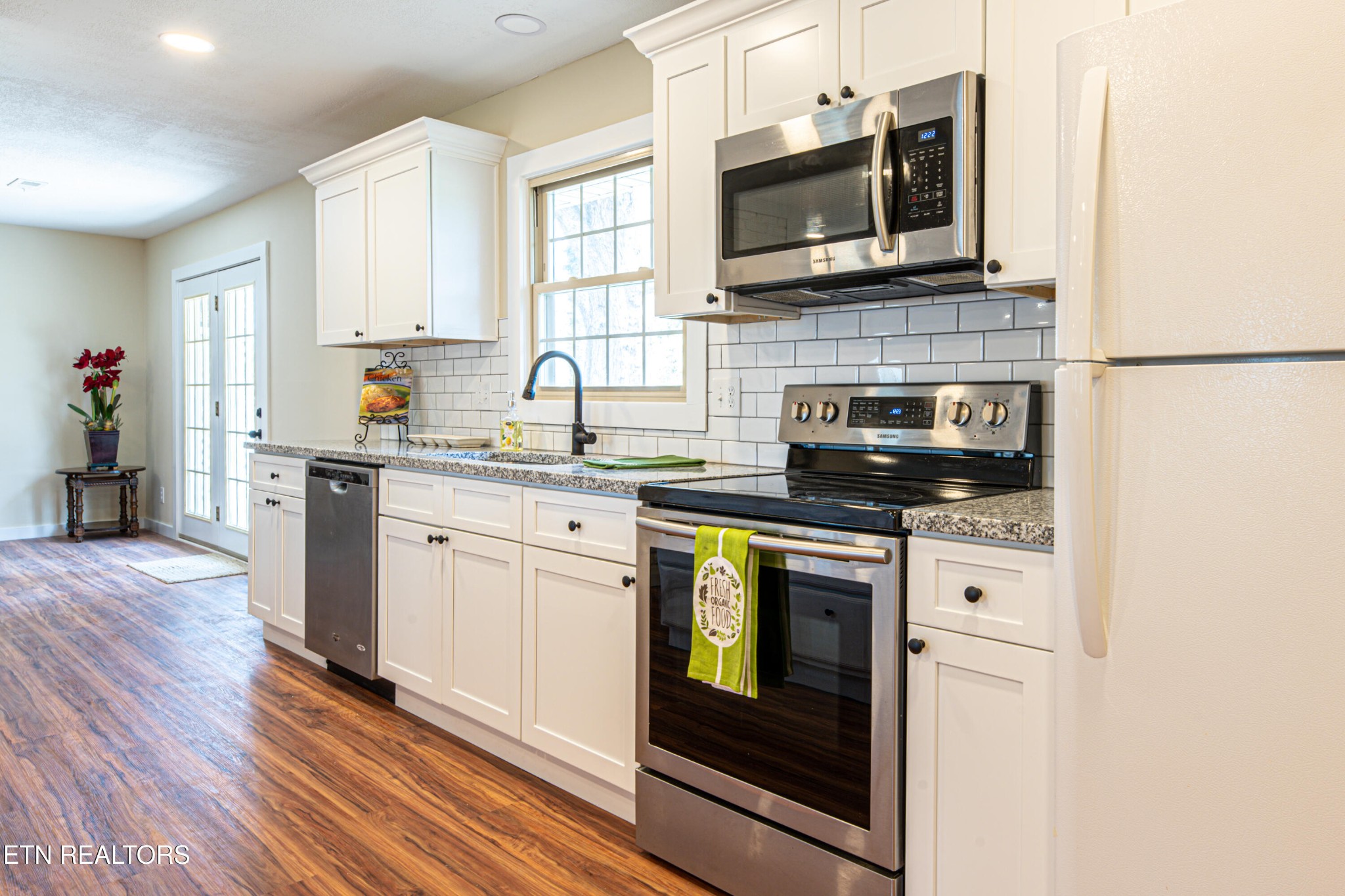 808 Roderick Road Knoxville, TN 37923 - Photo 8 of 34 Gallery Image 8