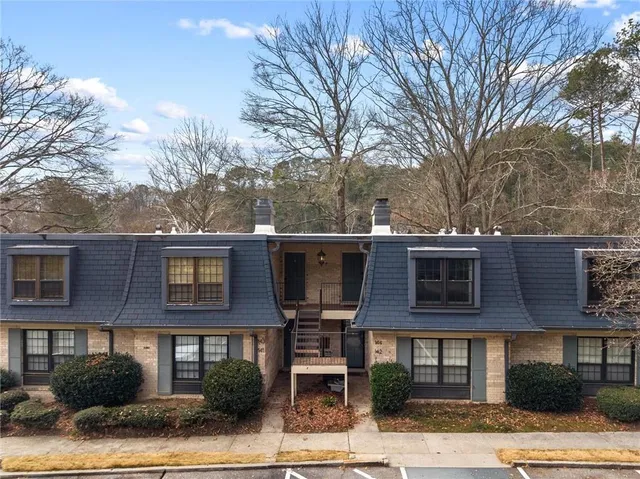 $260,000 | 144 Woodmere Square Northwest, Atlanta, GA 30327