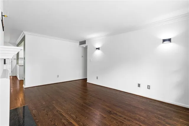 $260,000 | 144 Woodmere Square Northwest, Atlanta, GA 30327