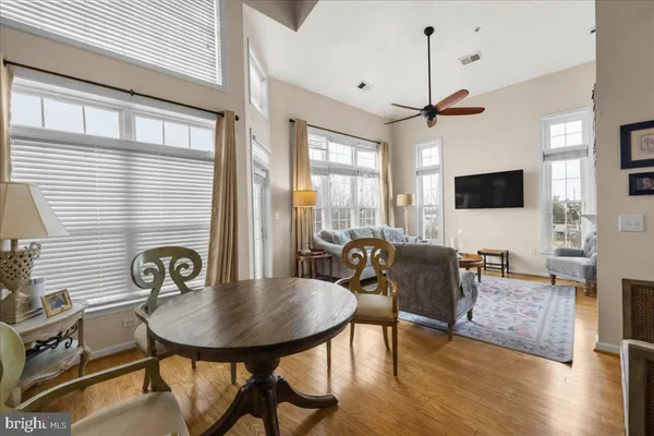 $439,995 | 501 Sunset View Terrace Southeast, Unit 406, Leesburg, VA 20175