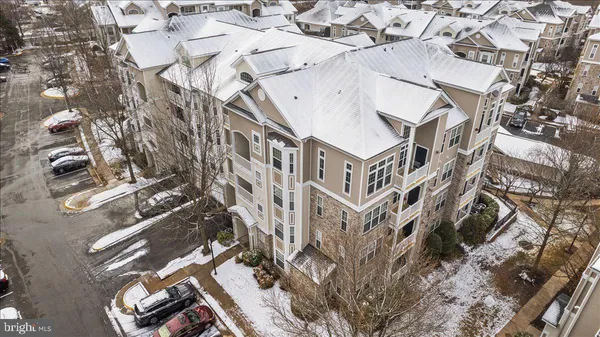 $439,995 | 501 Sunset View Terrace Southeast, Unit 406, Leesburg, VA 20175