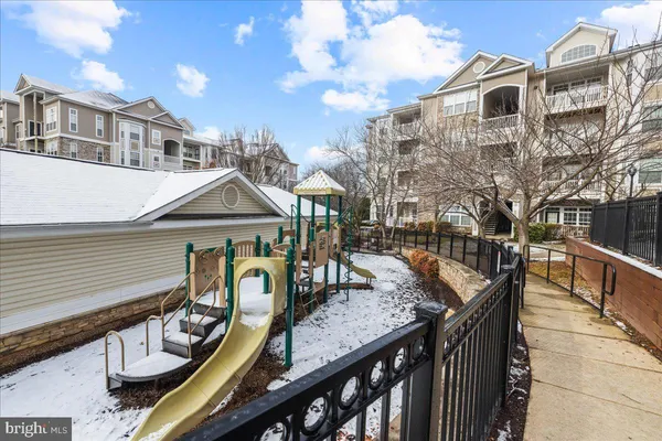 $439,995 | 501 Sunset View Terrace Southeast, Unit 406, Leesburg, VA 20175