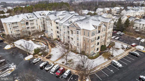$439,995 | 501 Sunset View Terrace Southeast, Unit 406, Leesburg, VA 20175
