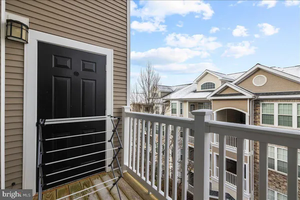 $439,995 | 501 Sunset View Terrace Southeast, Unit 406, Leesburg, VA 20175