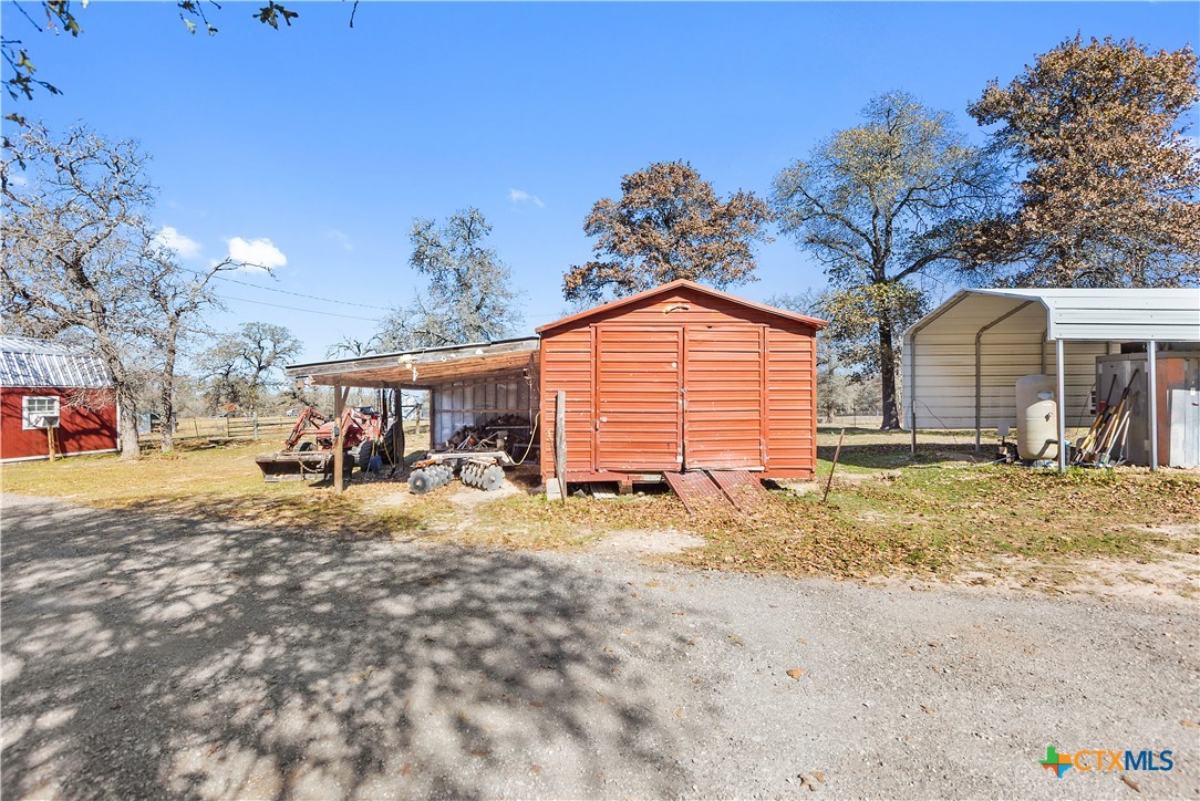 470 Lyon Road Seguin, TX 78155 - Photo 8 of 25