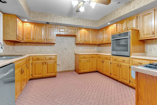 $575,000 | 825 Burch Drive, Moscow, TN 38057