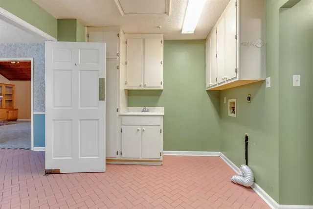 $575,000 | 825 Burch Drive, Moscow, TN 38057