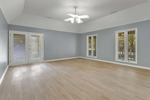 $575,000 | 825 Burch Drive, Moscow, TN 38057