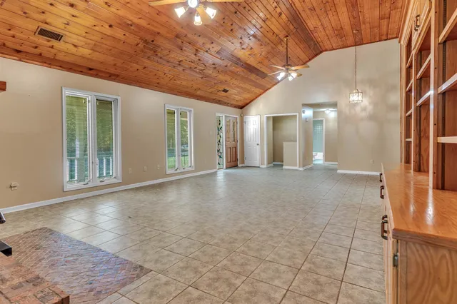 $575,000 | 825 Burch Drive, Moscow, TN 38057