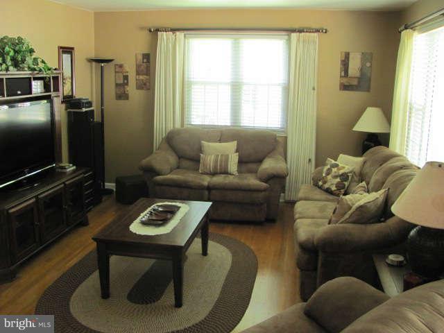 13018 Estelle Road Silver Spring, MD 20906 - Photo 27 of 28 Living Room