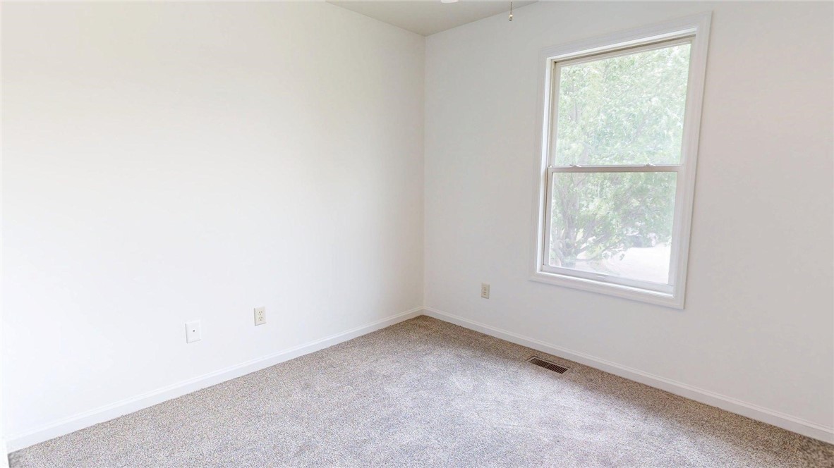 630 East Sheridan Circle Decatur, IL 62521 - Photo 13 of 21