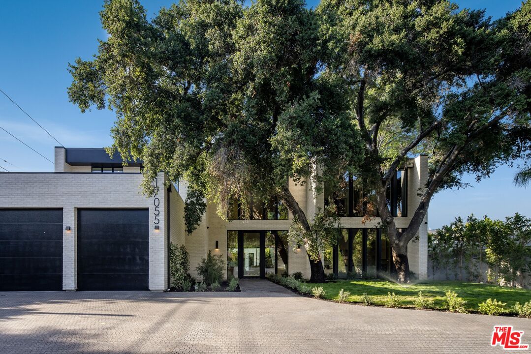 17055 Rancho Street Encino, CA 91316 - Photo 14 of 73