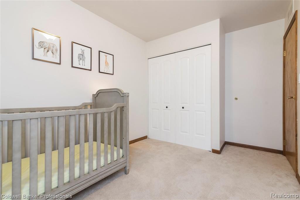 22953 Tuck Road Farmington Hills, MI 48336 - Photo 14 of 24