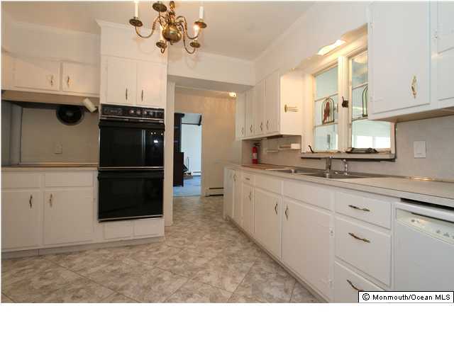 642 Oceanview Road Brielle, NJ 08730 - Photo 4 of 14 Additional Photo