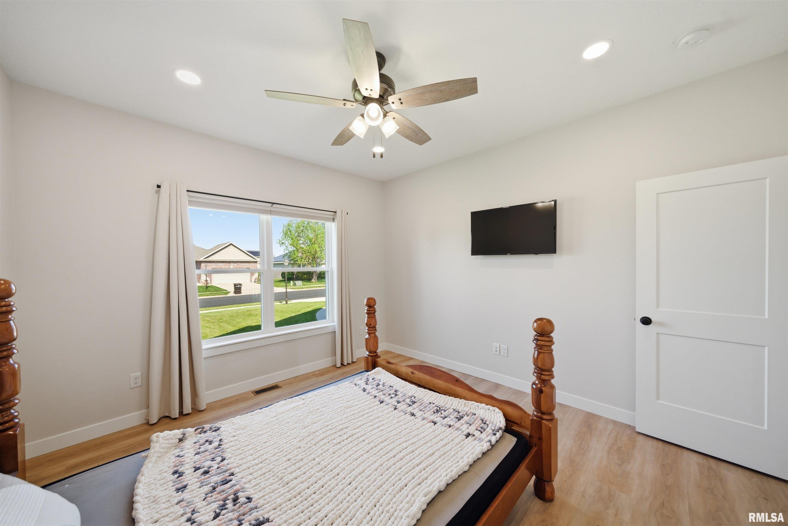 215 Cypress Point Washington, IL 61571 - Photo 32 of 39