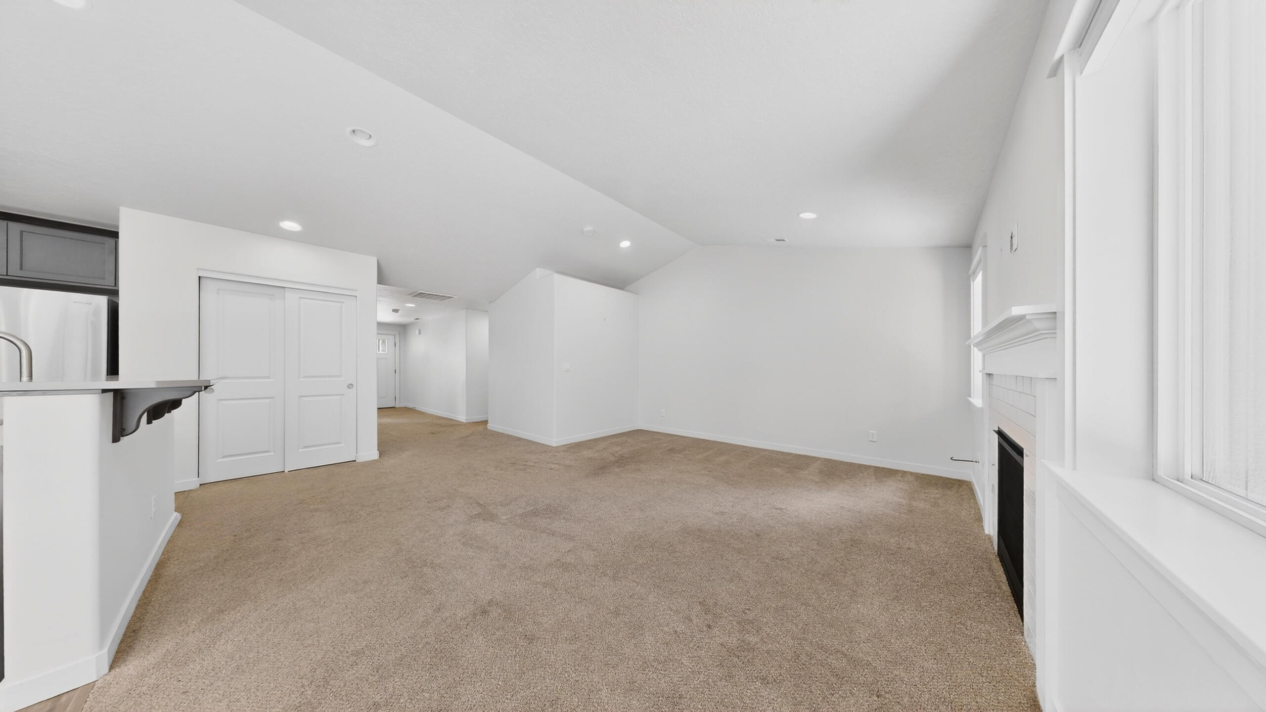 680 McKinney Ranch Road Sisters, OR 97759 - Photo 15 of 41 a view of empty room