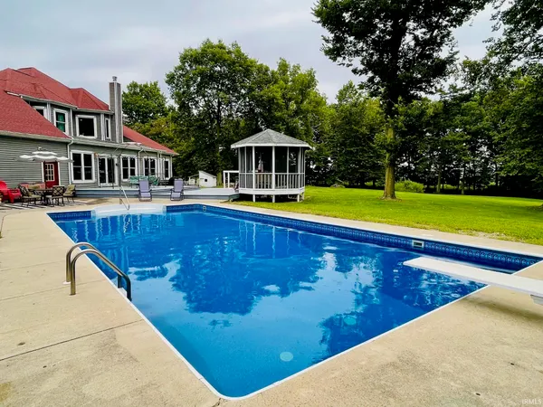 $850,000 | 7697 20th Road, Argos, IN 46501