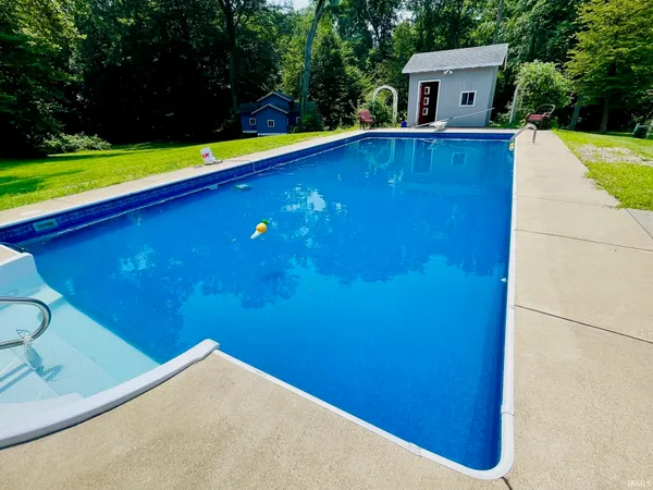 $850,000 | 7697 20th Road, Argos, IN 46501