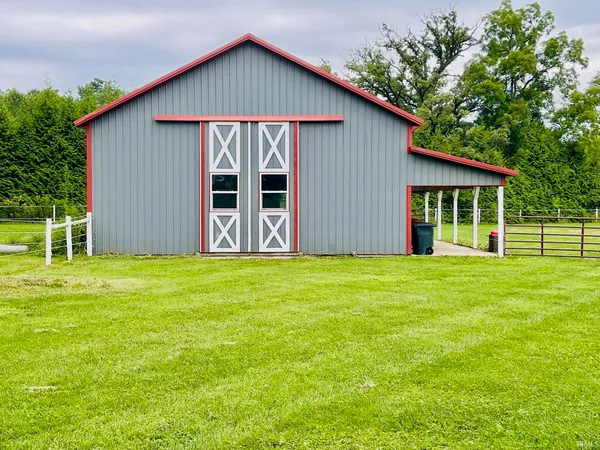 $850,000 | 7697 20th Road, Argos, IN 46501