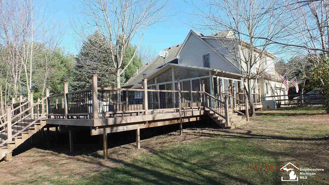 8725 Summerfield Road Lambertville, MI 48144 - Photo 8 of 23 Deck