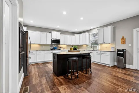 $669,000 | 22 Fall Flower Court, Eureka, MO 63025