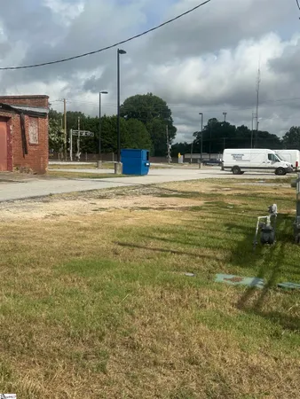 $2,500 | 226 South Main Street, Woodruff, SC 29388