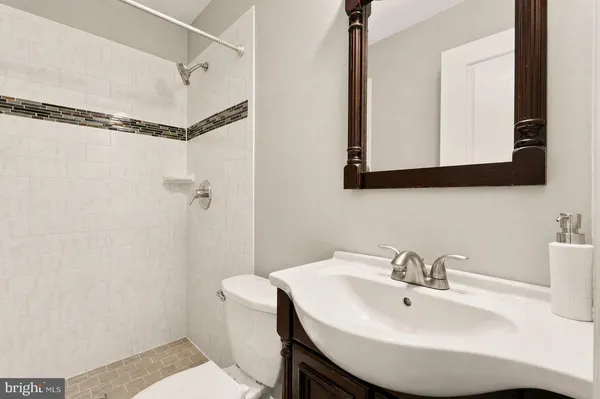 $3,750 | 1177 3rd Street Northeast, Washington, DC 20002