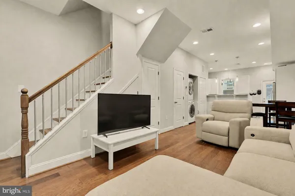 $3,750 | 1177 3rd Street Northeast, Washington, DC 20002