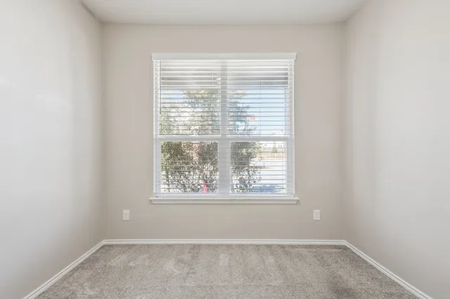 $2,100 | 17117 Gibbons Path, Round Rock, TX 78664