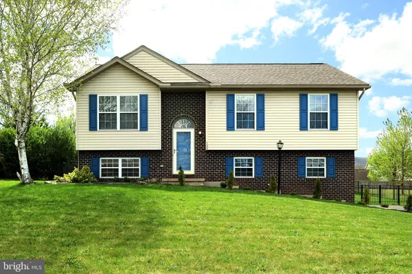 $339,900 | 133 Steeplechase Drive, Pleasant Gap, PA 16823