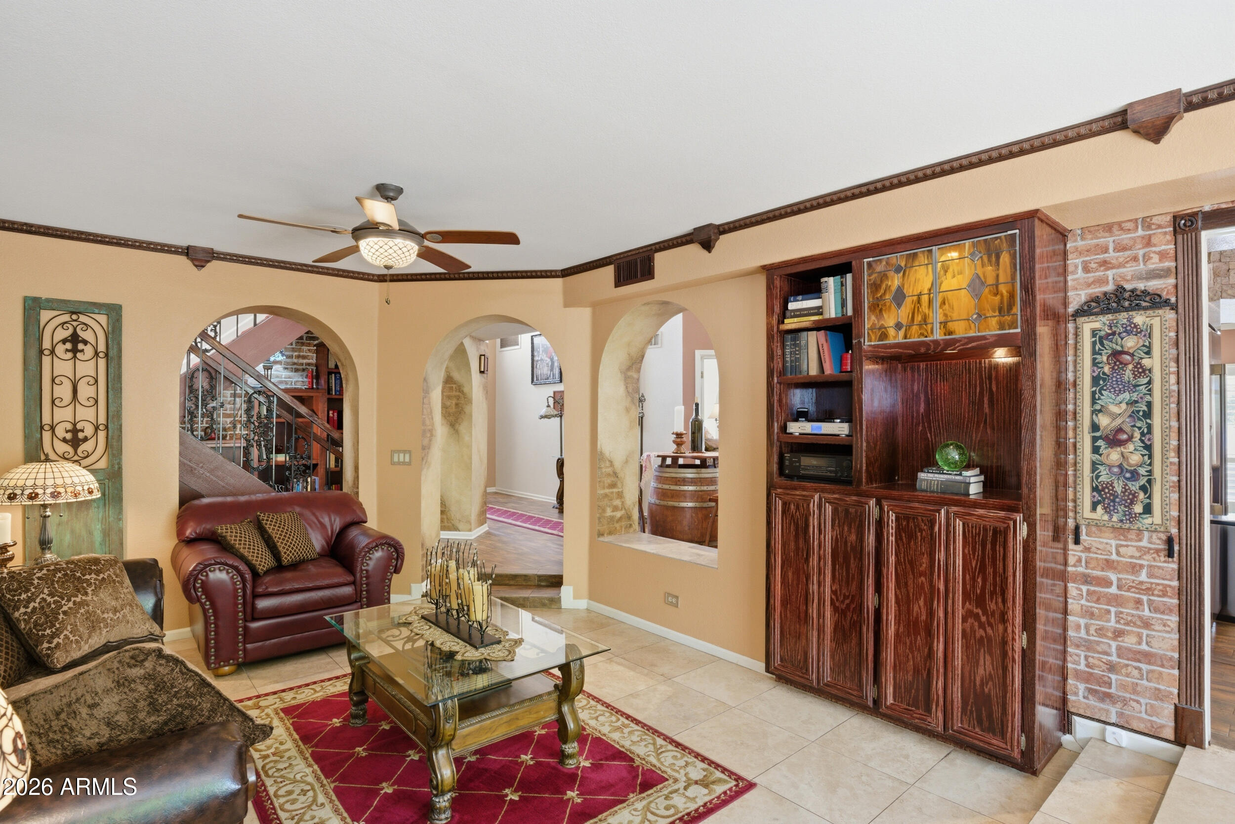 1036 East Shangri La Road Phoenix, AZ 85020 - Photo 16 of 58 Living Room