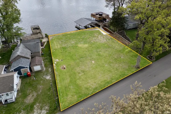 $300,000 | 5224 East Quiet Water Court, Monticello, IN 47960