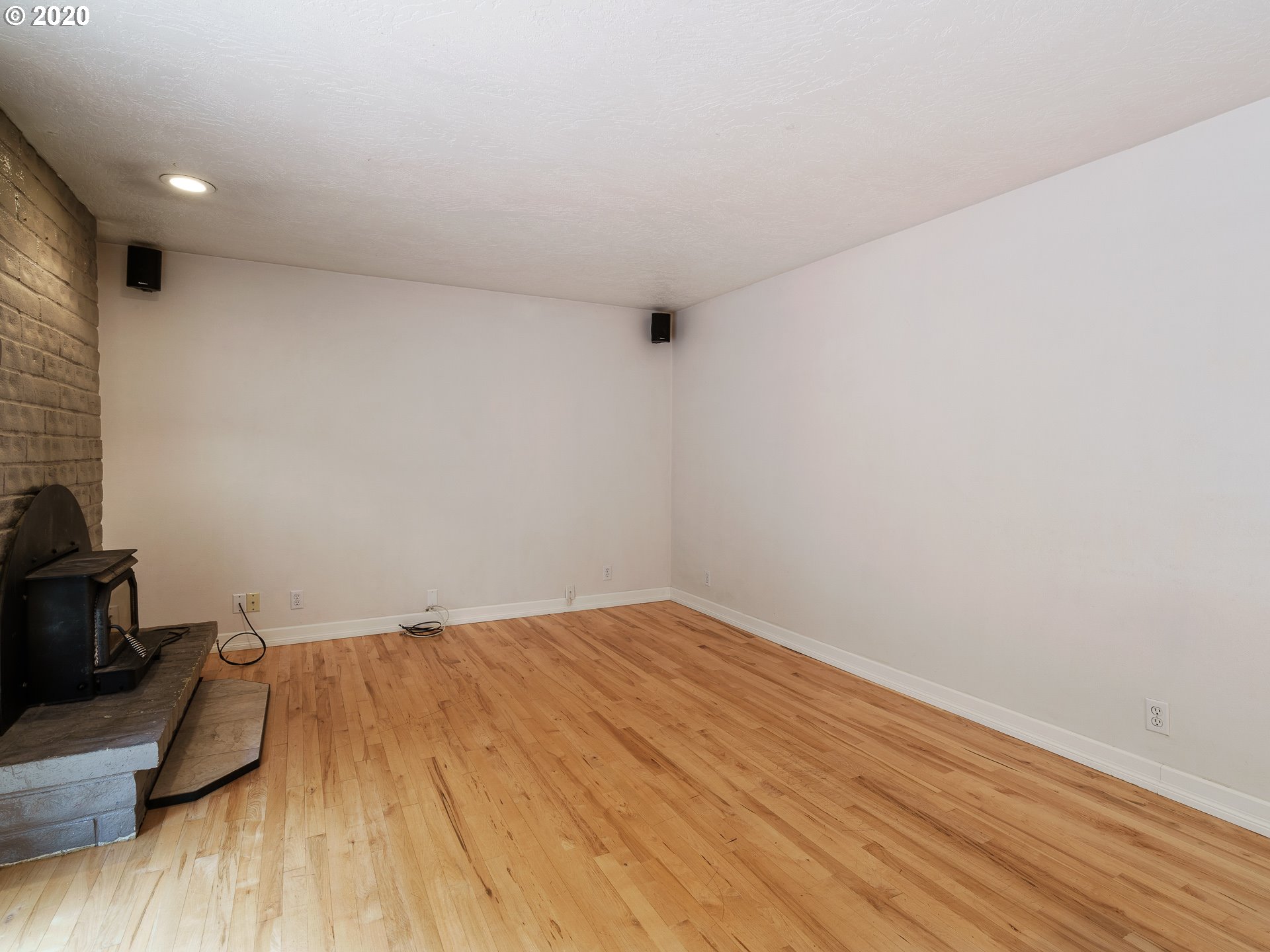 6582 E Street Springfield, OR 97478 - Photo 12 of 32