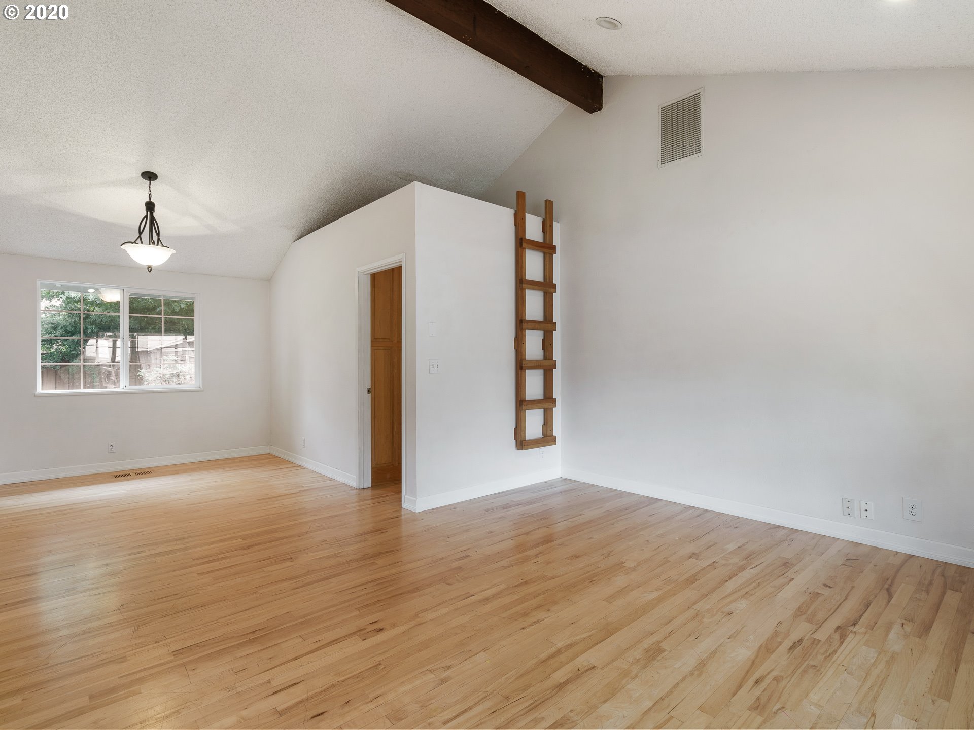 6582 E Street Springfield, OR 97478 - Photo 4 of 32
