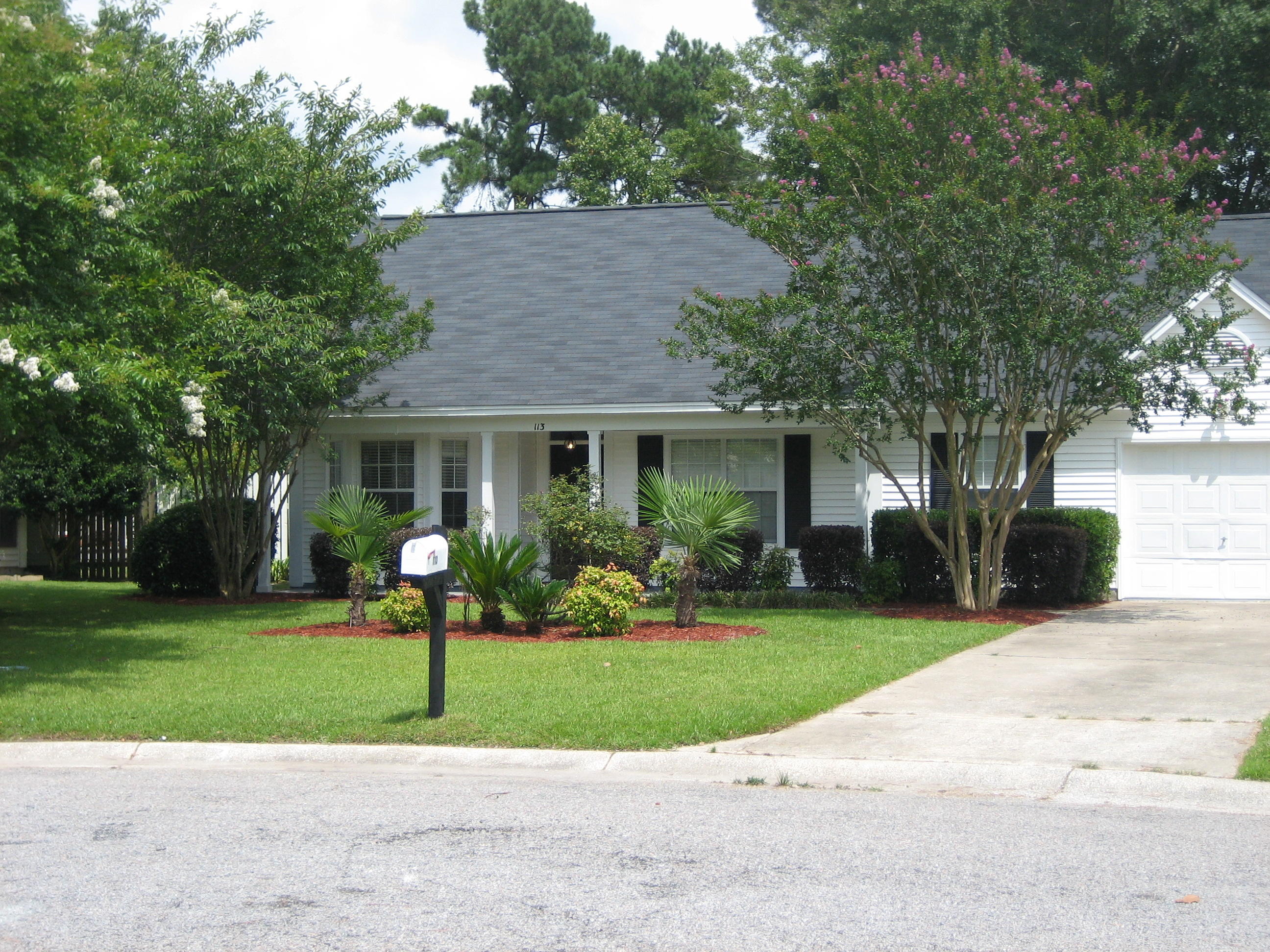 113 Jarett Road Summerville, SC 29485 - Photo 2 of 21 IMG_5078 004