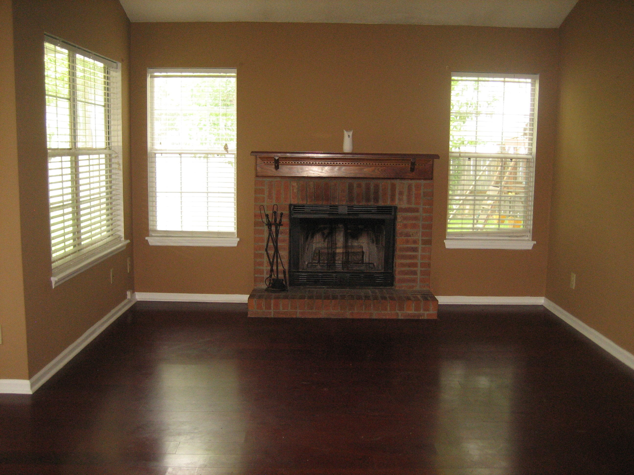 113 Jarett Road Summerville, SC 29485 - Photo 4 of 21 IMG_5104 030