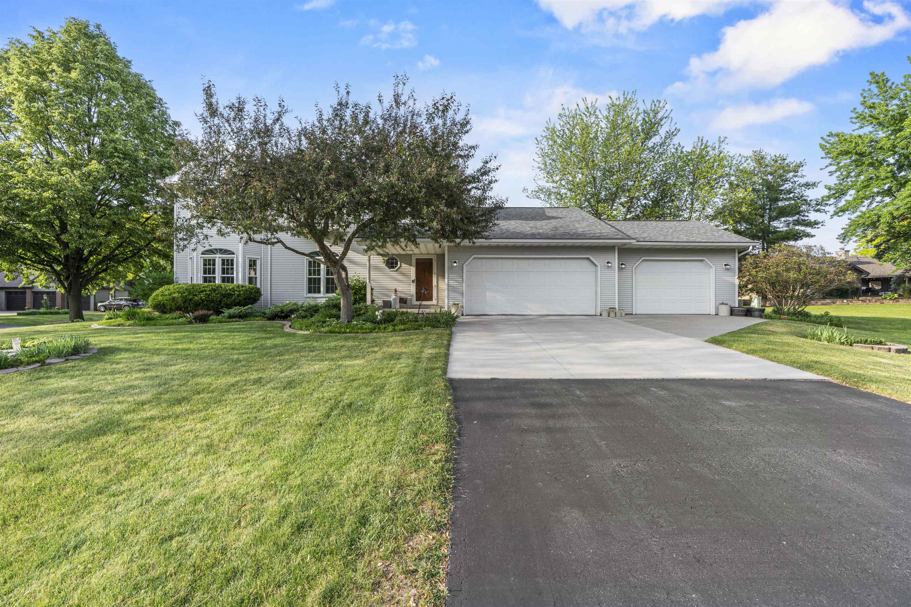 N340 Tamarack Circle Appleton, WI 54915 - Photo 3 of 81