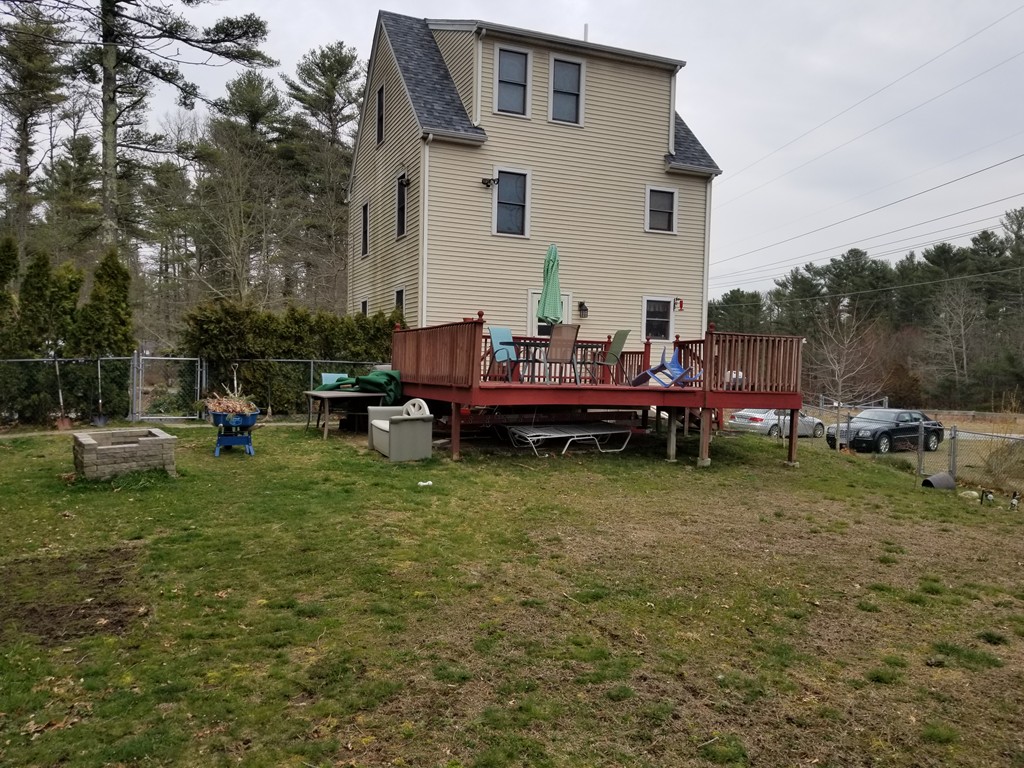 8 Union Church Terrace Rochester, MA 02770 - Photo 3 of 8